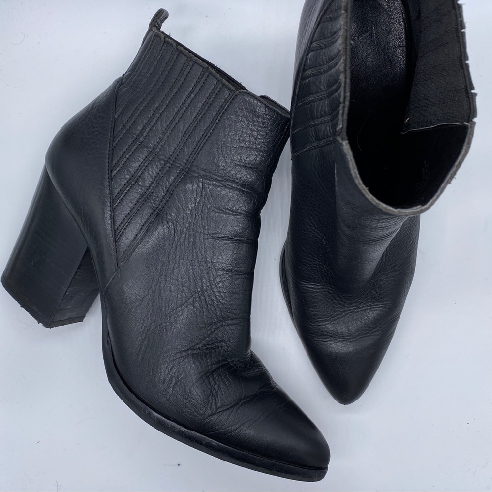Marc Fisher Alva Pointy Toe Ankle Bootie 10 M Block Heel Black Leather Moto Chic